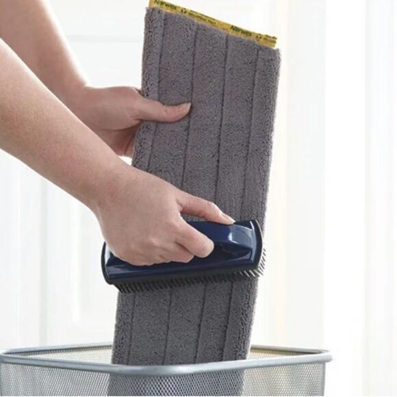 Norwex Rubber Brush - Picture 2 of 7